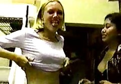 Morena frota su coño videos pornos abuelas peludas y masajes su enorme tetas