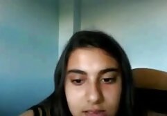 Linda chica utiliza hitachi vieja se folla a su nieto vibe en su coño y chorros