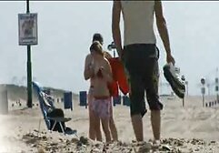 Sexy morena en medias de red y botas de látex ancianas cojiendo con jovenes es su culo jodido