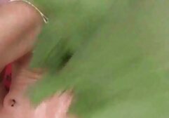 Madre-en-ley monta abuelas sex una polla joven y esposa entra